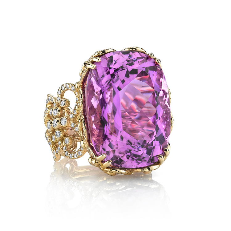 KUNZITE ISABELLE RING 18K Yellow gold ring featuring a 37.27 ct. Kunzite, 1.92 ct.w of Diamonds and 0.82 ctw. of Purple Sapphires.