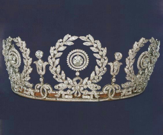 A Gorgeous Antique Wreath Diamond Tiara made by Cartier circa 1917
