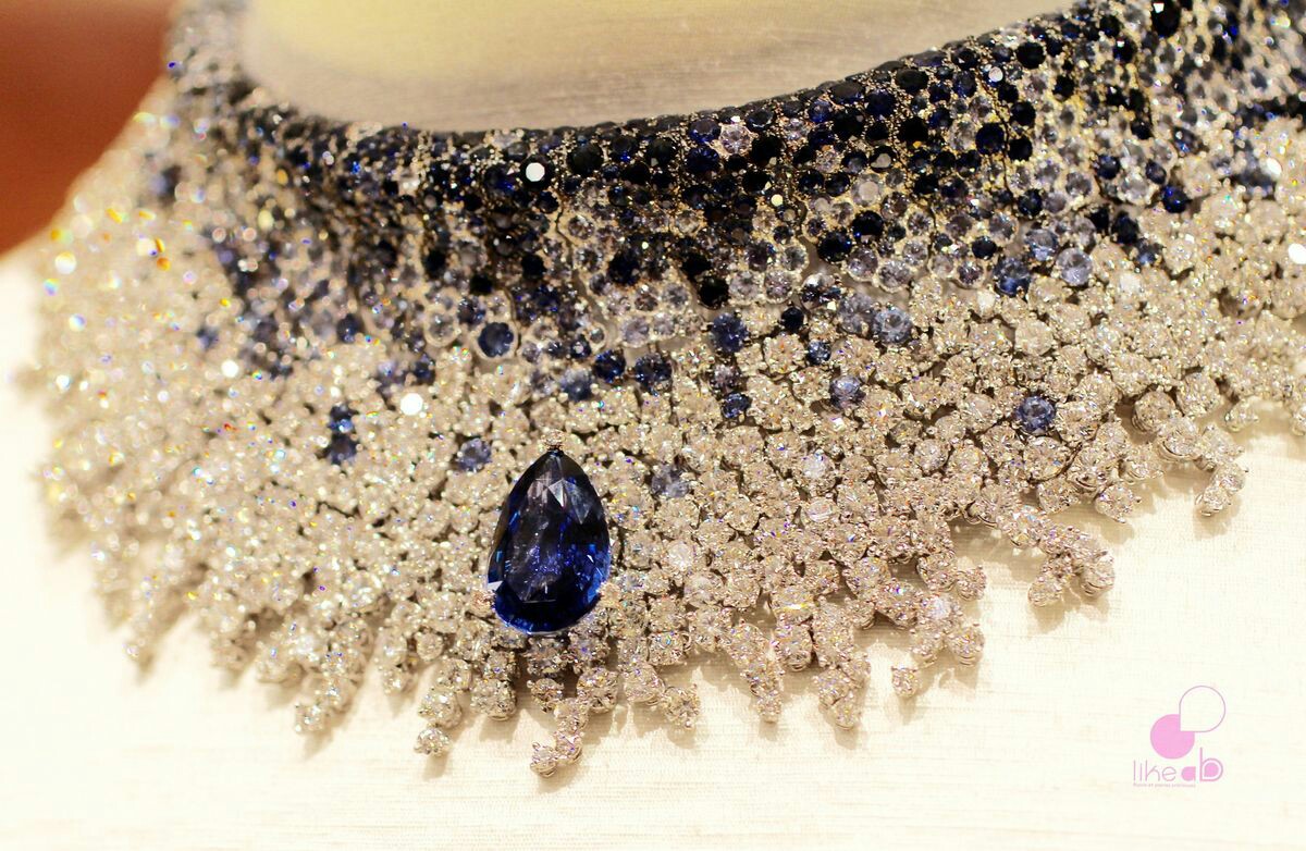 An Exquisite Sapphire and Diamond Tiara by – de GRISOGONO