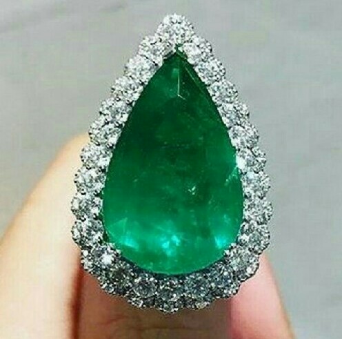 Gorgeous Pear Cut Emerald and Diamond Ring