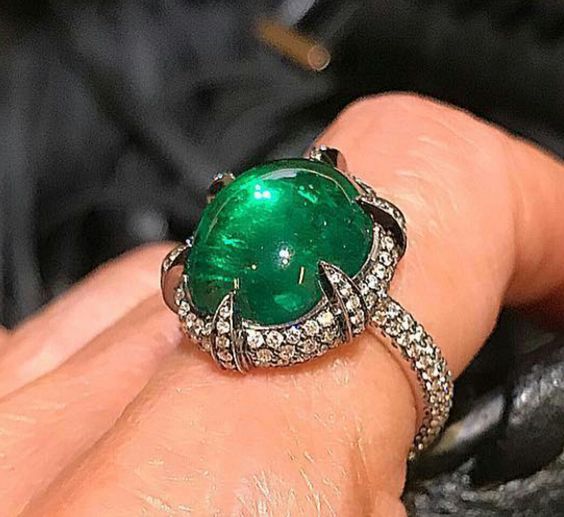 A Gorgeous cabochon-cut emerald and diamond ring signed Roberto Callegari 