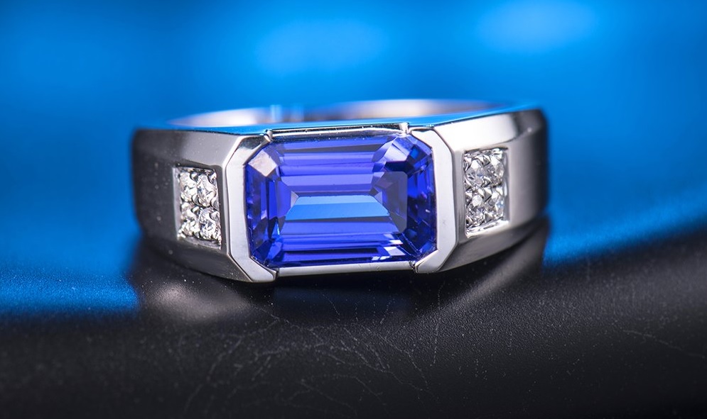 Natural Tanzanite Solid 14K White Gold Diamond Engagement Ring for Men Ring