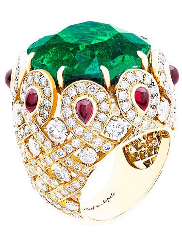 Gorgeous Van Cleef & Arpels Emerald Ring