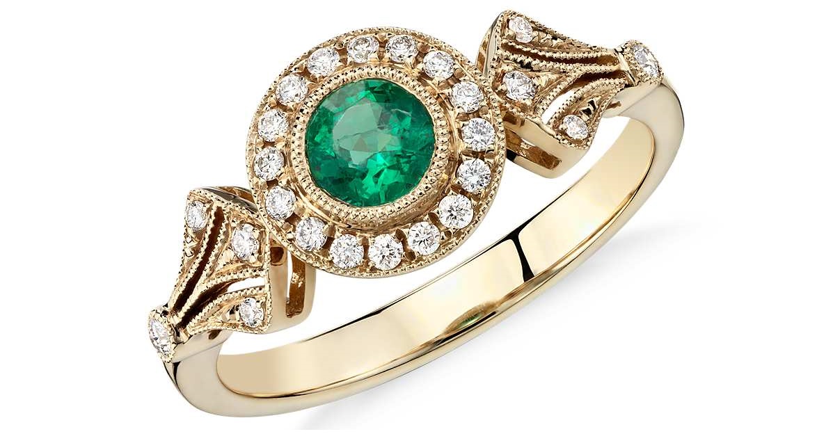 Emerald and Diamond Vintage-Inspired Milgrain Ring in 14k Yellow Gold (4mm)
