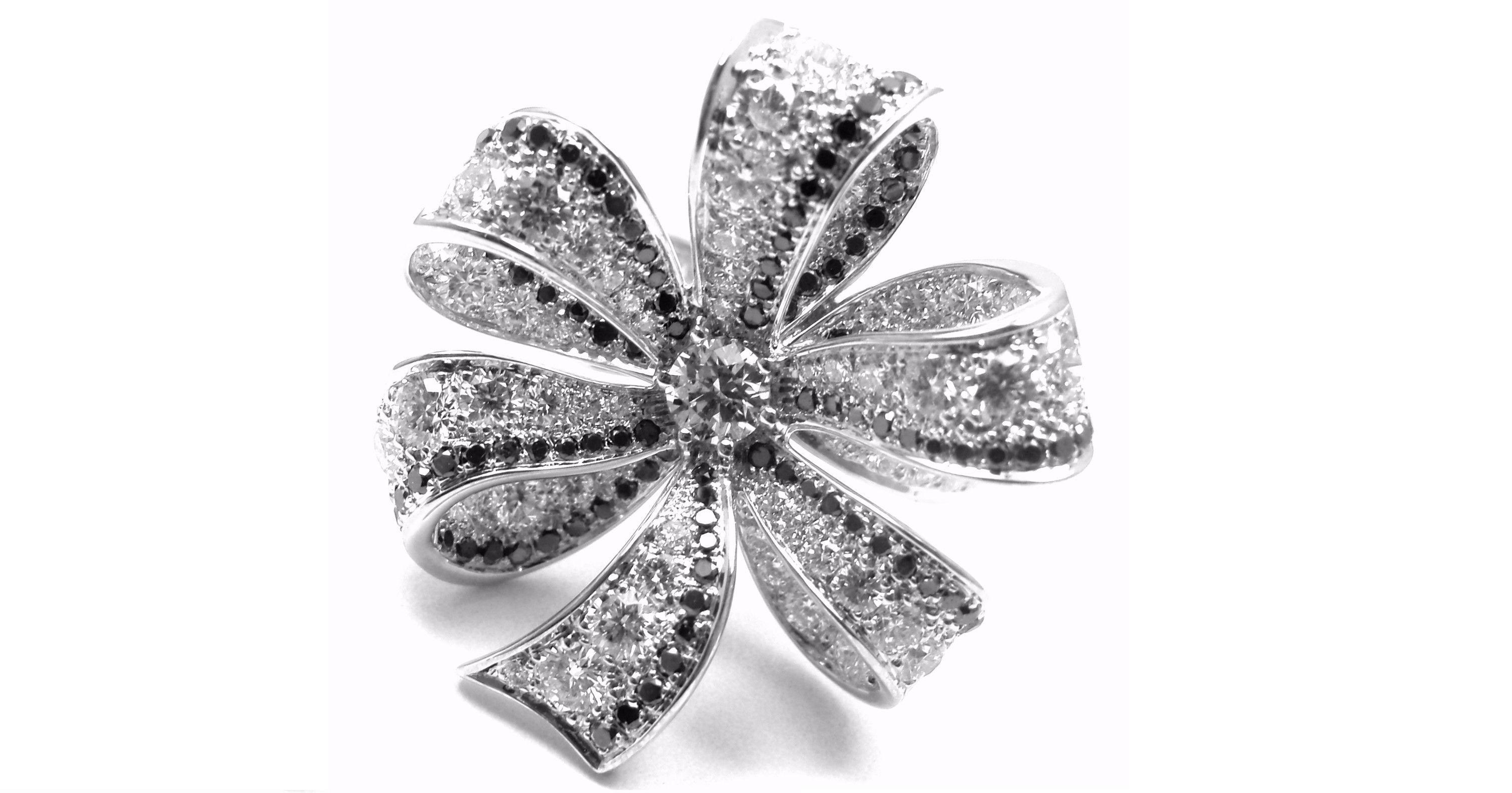 Chanel 1932 18k White Gold White & Black Diamond Ring