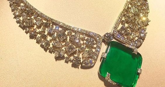 The " Merletto magnifico" necklace