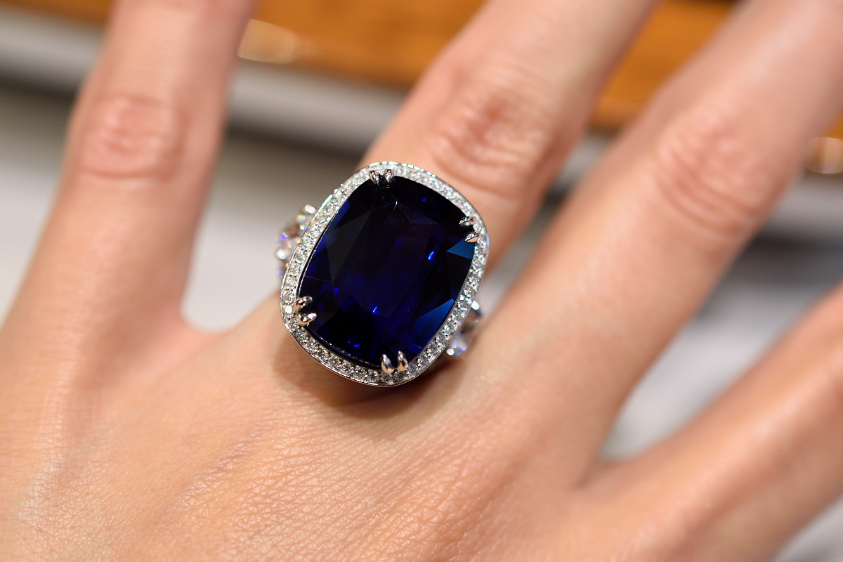 Gorgeous Sapphire and Diamond Ring