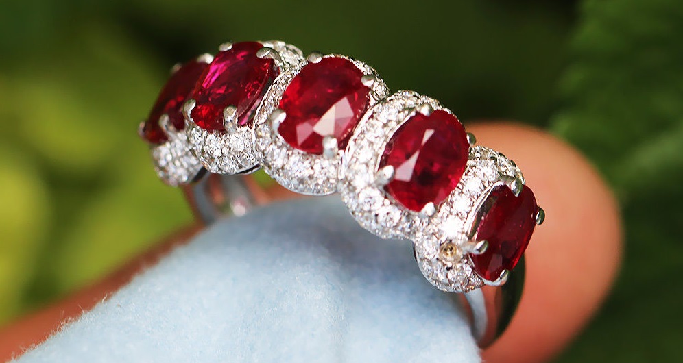 Oval Ruby Band with Diamonds in 18kt White Gold 3.16ctw