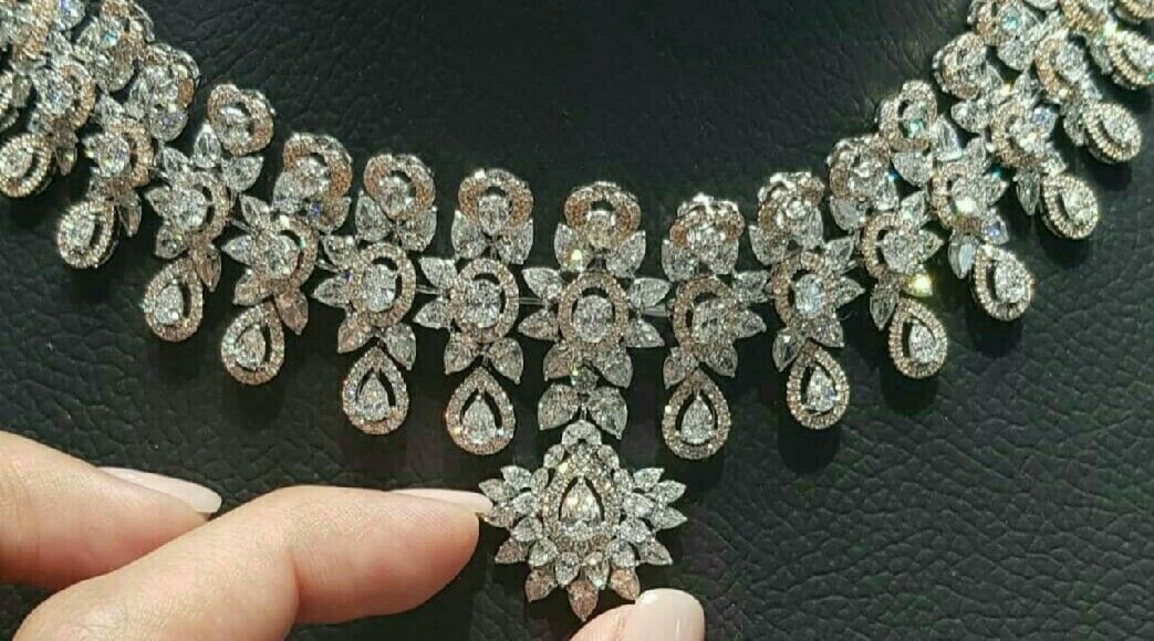 An Exquisite Diamond Necklace