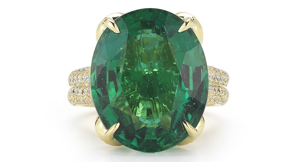 16.47 Carat Oval Cut Emerald and Diamond 18K Yellow Gold Ring