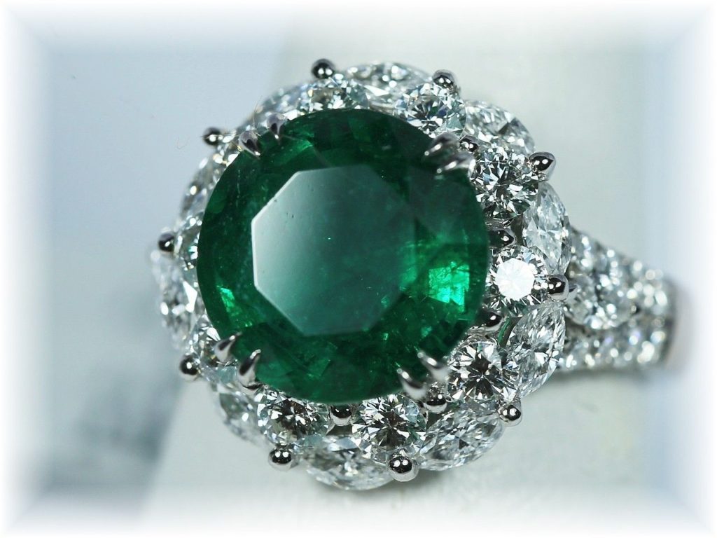 6.23 Ct Magnificent Round Emerald and Diamond Ring White Gold 18K