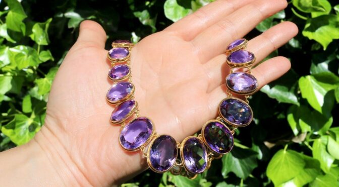 <strong>Antique Victorian</strong> <strong>274.91ct Amethyst</strong> and 18ct Yellow Gold Rivière Necklace