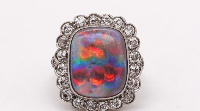 <strong>Art Deco 1930 Cocktail Ring In Platinum With 6.12 Cts Black Opal And Diamonds</strong>
