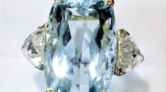 Vintage 1950s 25.32ct Aquamarine and 3.40ct Diamond Platinum Dress Ring